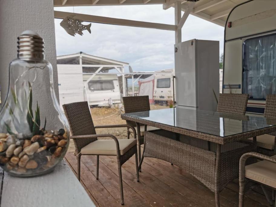 Sea Caravan On The Beach Китен Екстер'єр фото