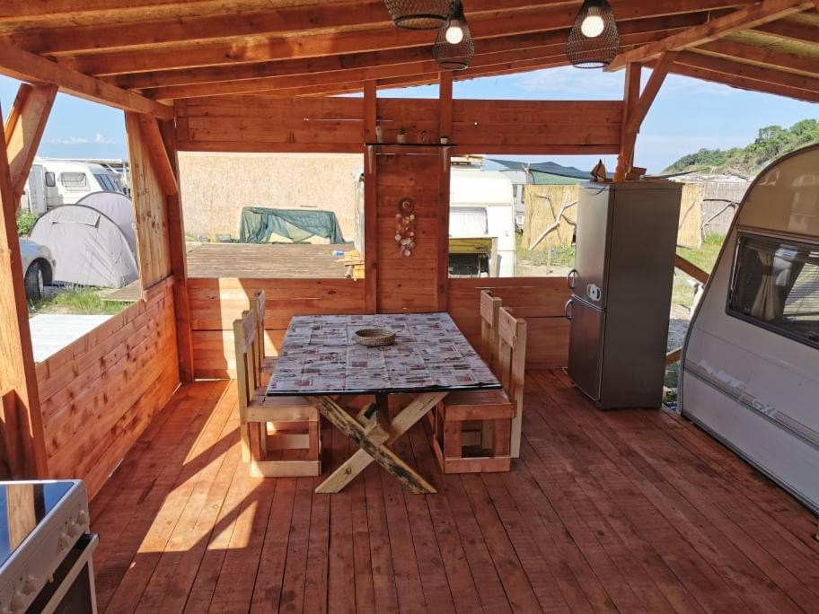 Sea Caravan On The Beach Китен Екстер'єр фото