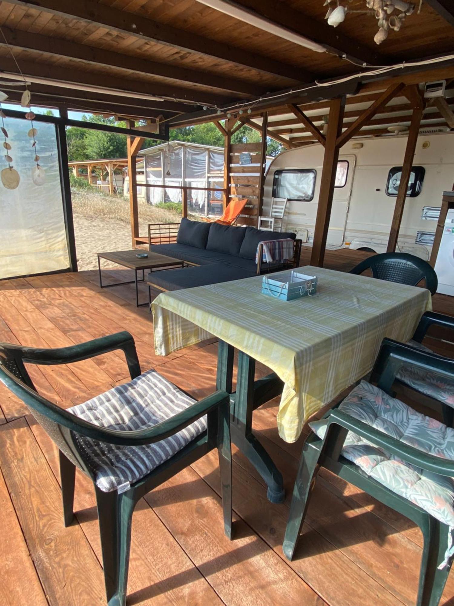 Sea Caravan On The Beach Китен Екстер'єр фото