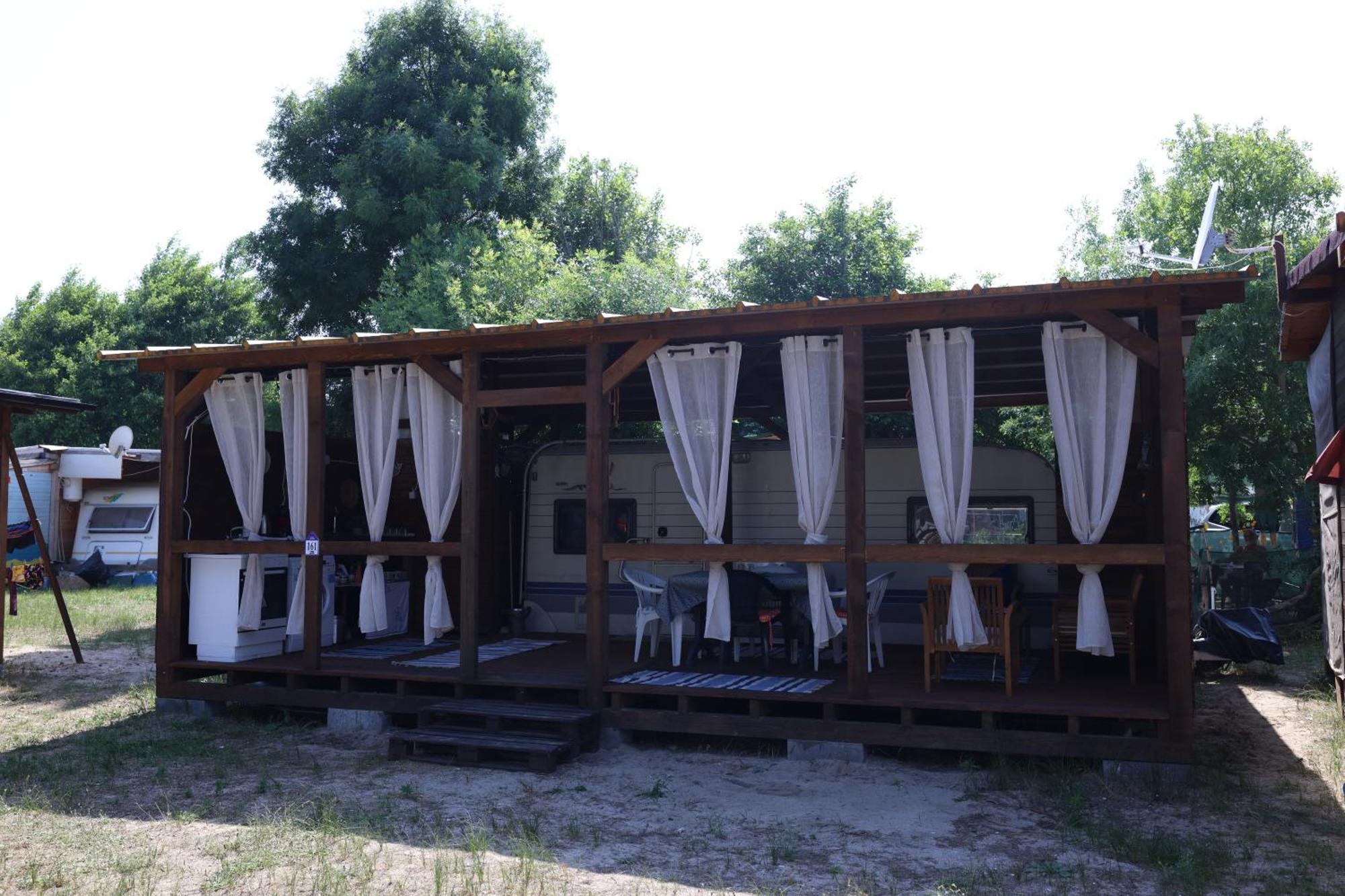 Sea Caravan On The Beach Китен Екстер'єр фото
