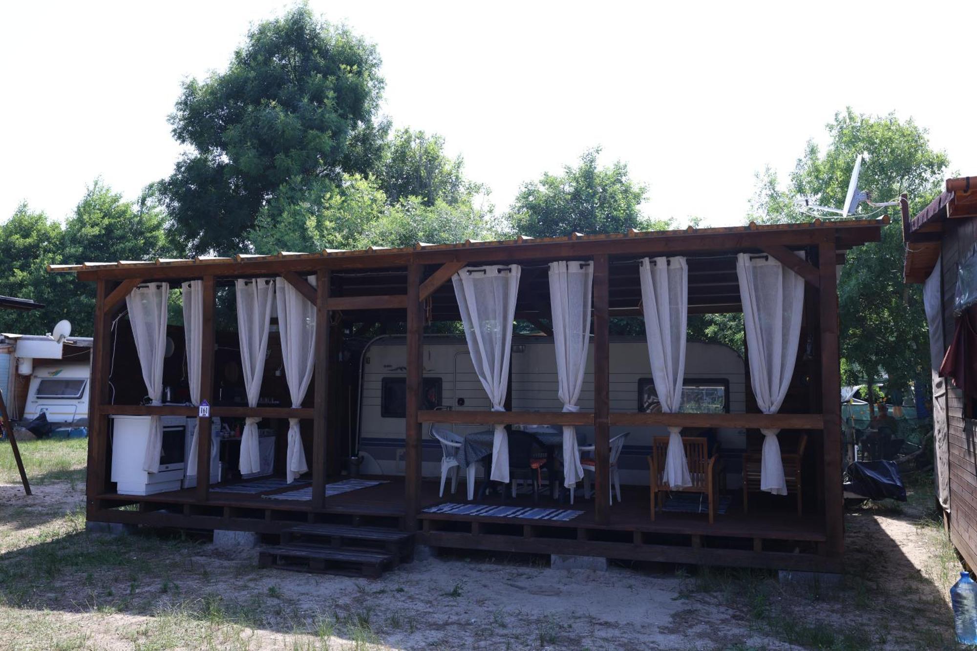 Sea Caravan On The Beach Китен Екстер'єр фото