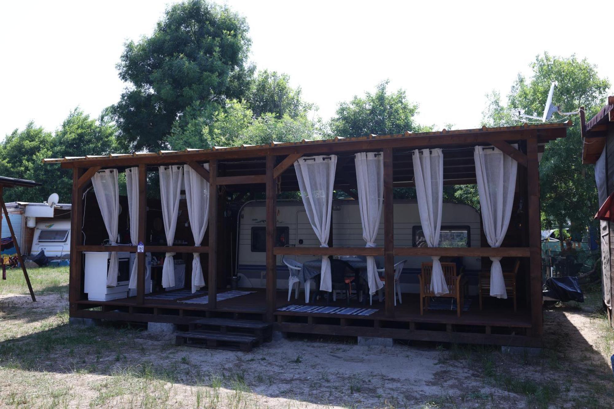Sea Caravan On The Beach Китен Екстер'єр фото