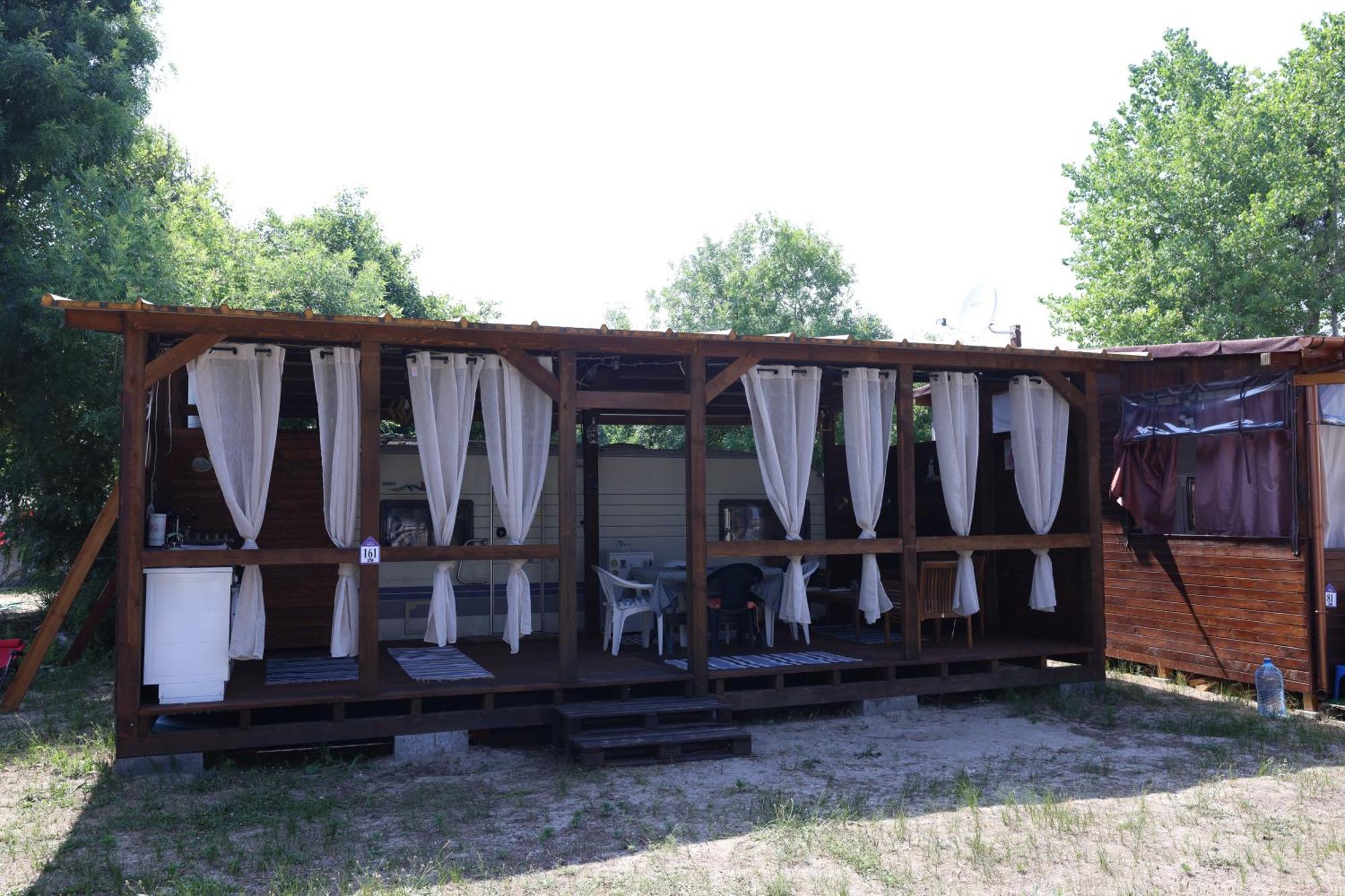 Sea Caravan On The Beach Китен Екстер'єр фото