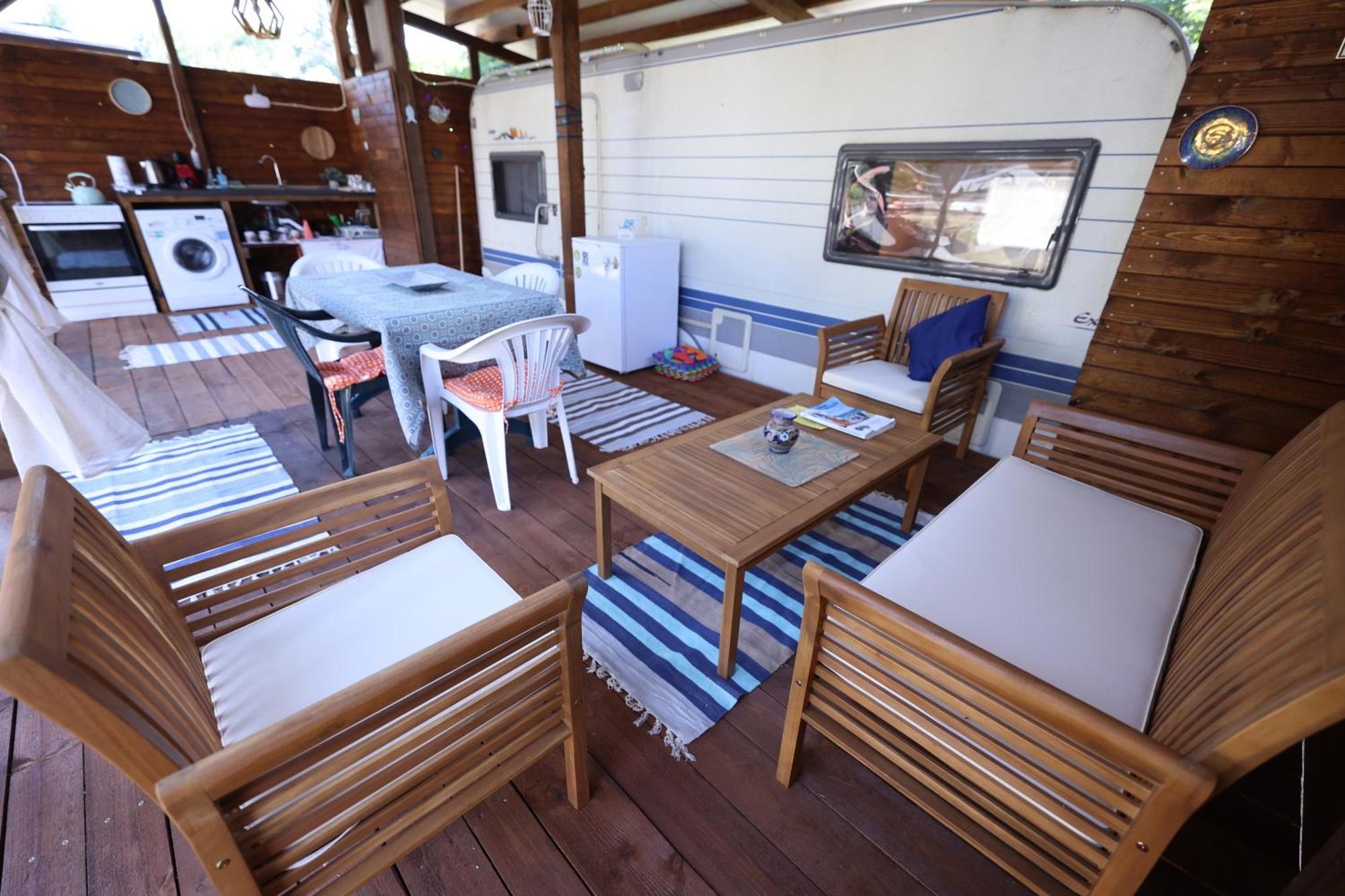 Sea Caravan On The Beach Китен Екстер'єр фото